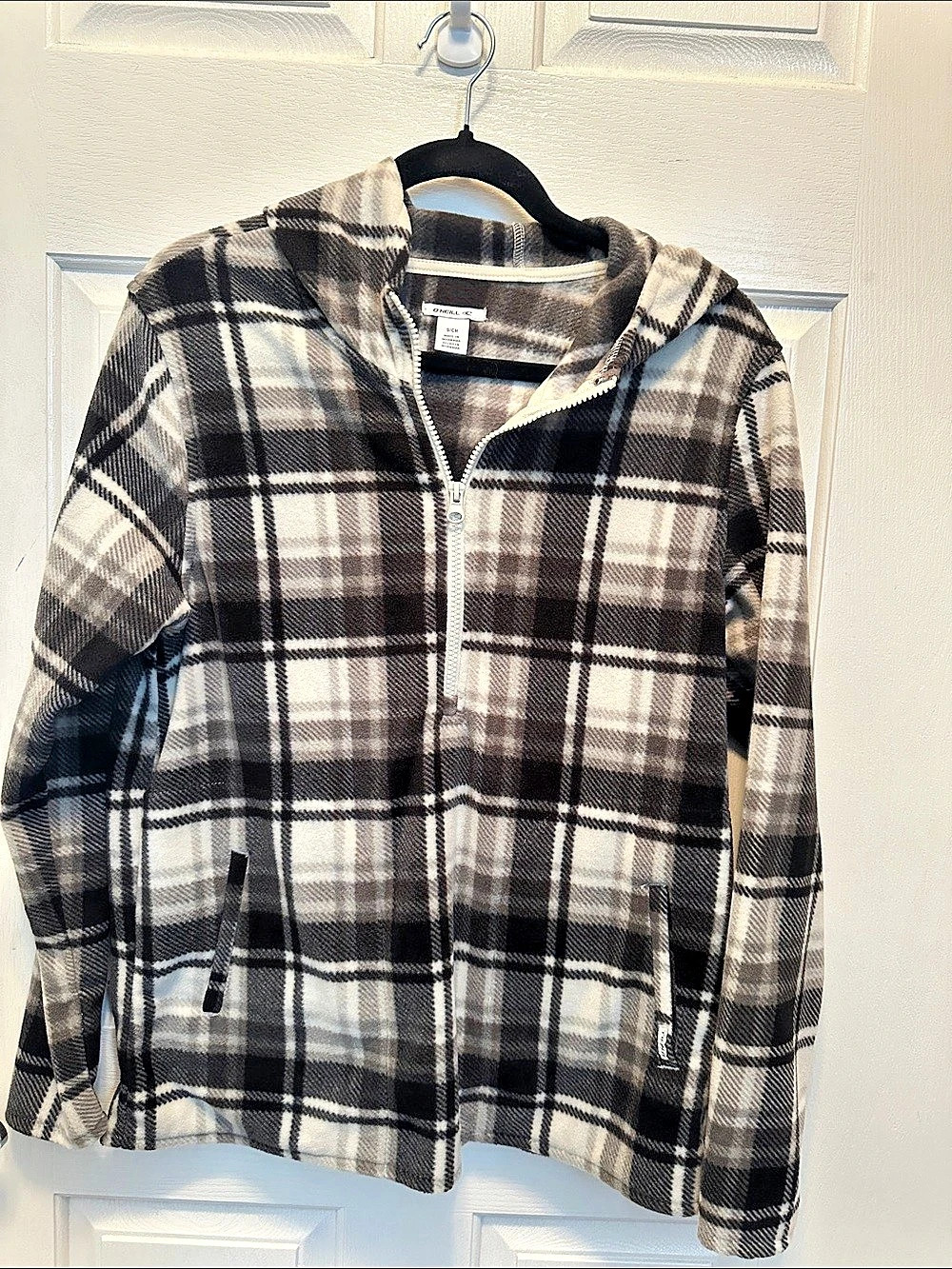 O'Neill Plaid Half-Zip Jacket in Gray & Black Size Small